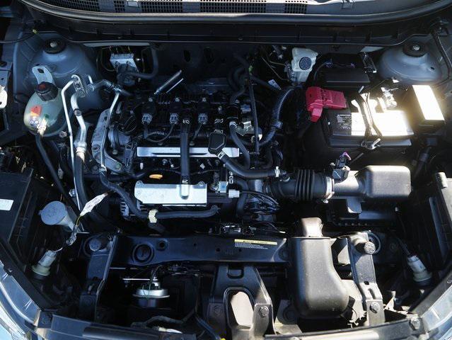 Photo of 2021 Boulder Gray Pearl Nissan Kicks