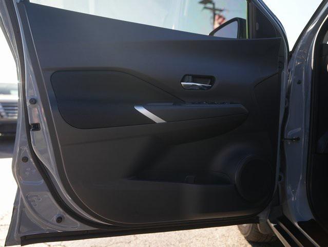 Photo of 2021 Boulder Gray Pearl Nissan Kicks