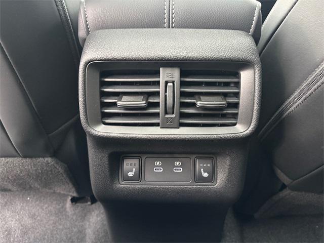 Photo of 2025 White Pearl Nissan Murano