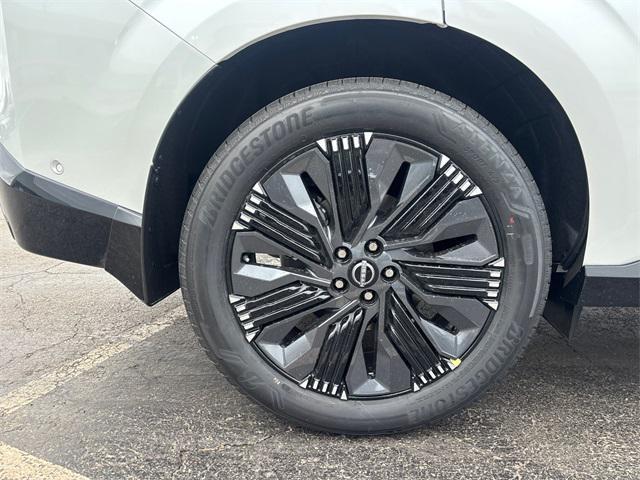 Photo of 2025 White Pearl Nissan Murano