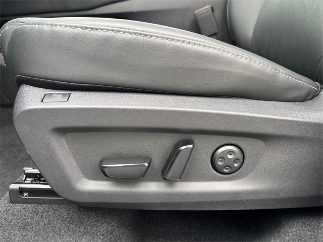 Photo of 2025 White Pearl Nissan Murano