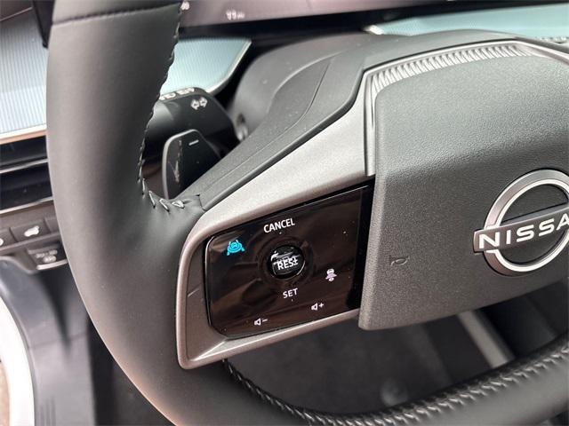 Photo of 2025 White Pearl Nissan Murano