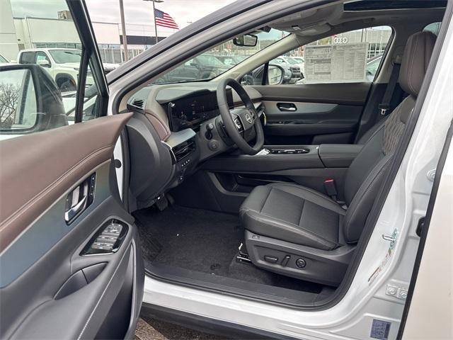 Photo of 2025 White Pearl Nissan Murano