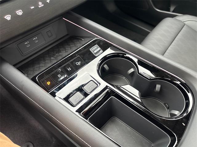 Photo of 2025 White Pearl Nissan Murano