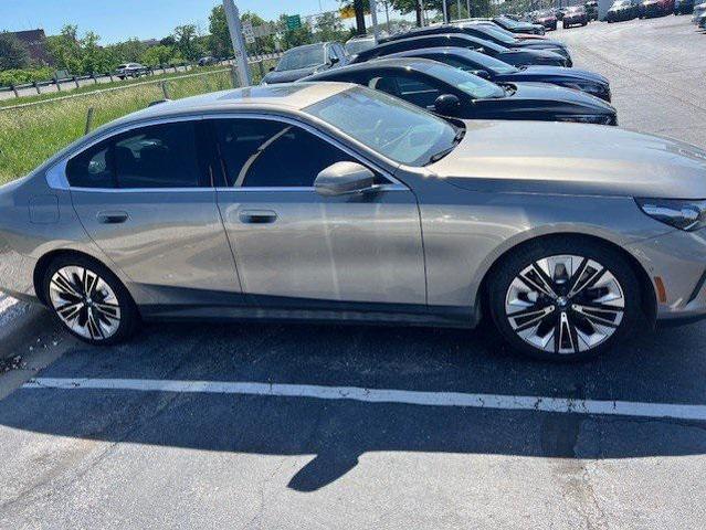 2024 BMW 530