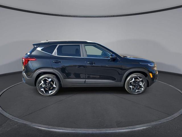Photo of 2025 Fusion Black Kia Seltos