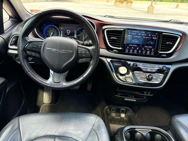 Photo of 2020 Bright White Clearcoat Chrysler Pacifica