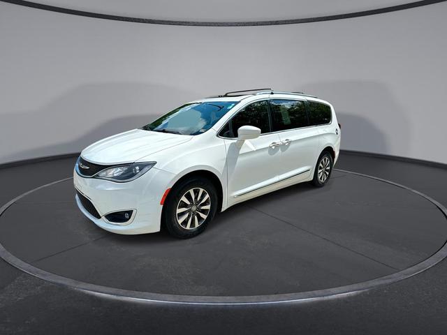 Photo of 2020 Bright White Clearcoat Chrysler Pacifica
