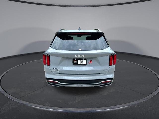 Photo of 2023 Wolf Gray Kia Sorento