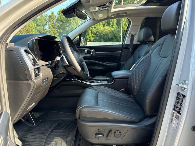Photo of 2023 Wolf Gray Kia Sorento