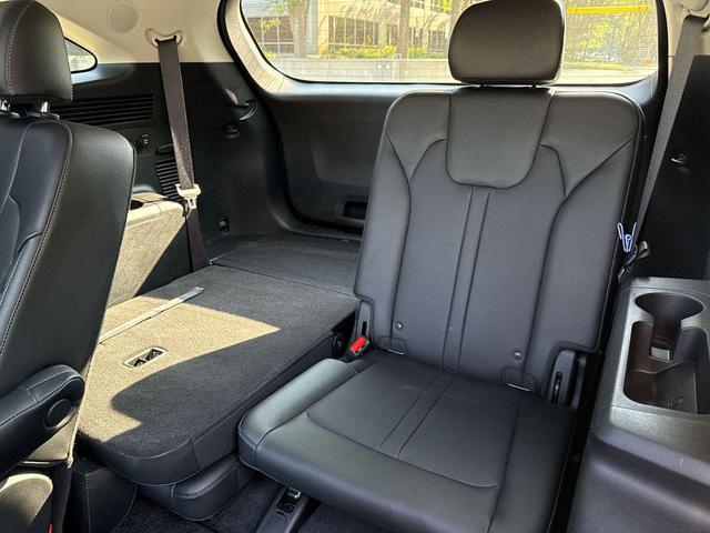 Photo of 2023 Wolf Gray Kia Sorento
