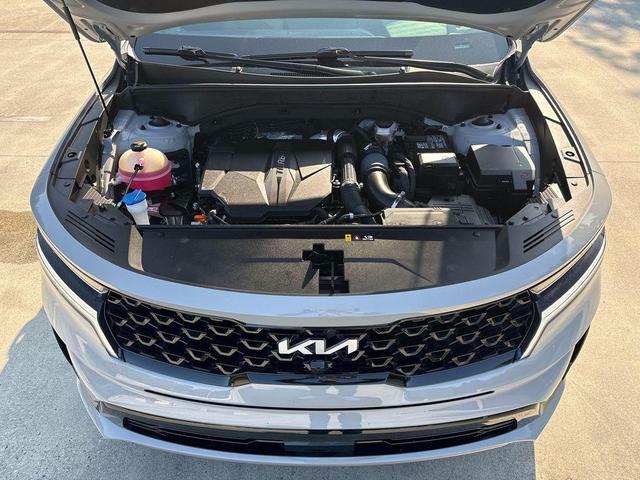 Photo of 2023 Wolf Gray Kia Sorento