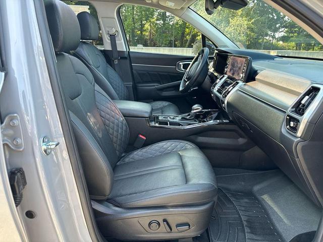 Photo of 2023 Wolf Gray Kia Sorento