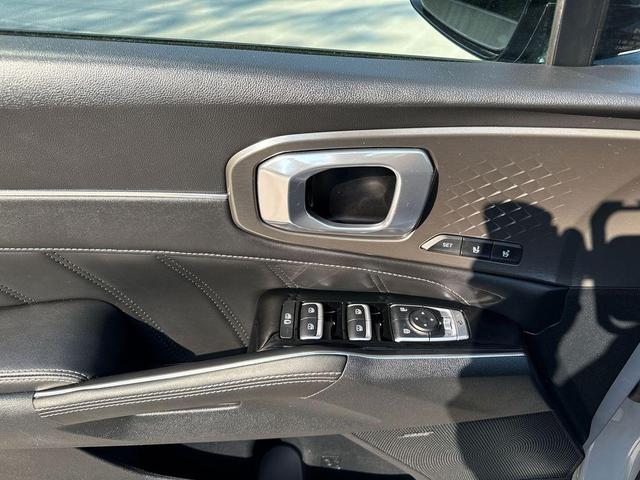 Photo of 2023 Wolf Gray Kia Sorento