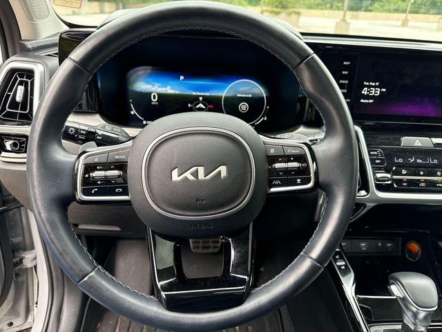 Photo of 2023 Wolf Gray Kia Sorento
