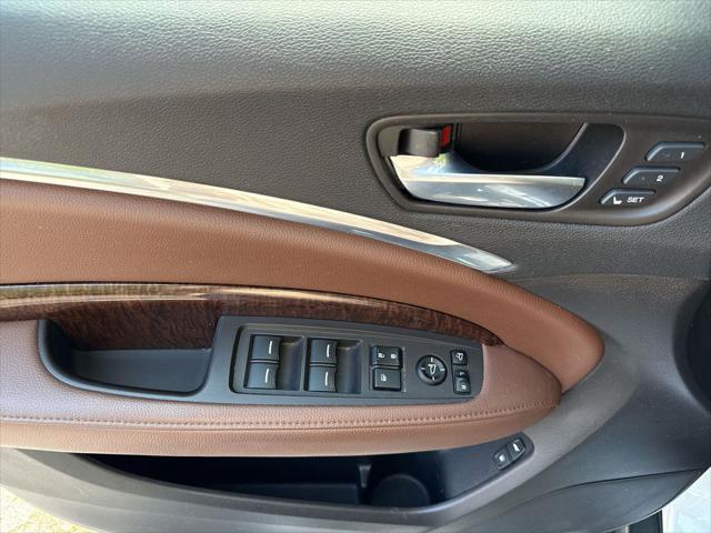 Photo of 2018 White Diamond Pearl Acura MDX