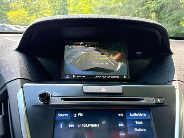 Photo of 2018 White Diamond Pearl Acura MDX