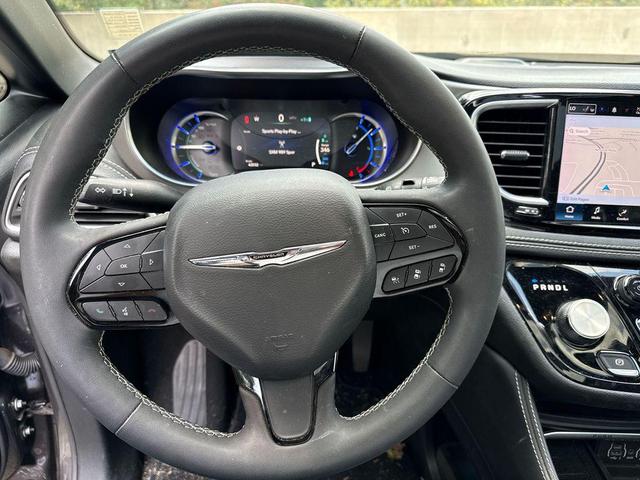 Photo of 2023 Granite Crystal Metallic Cle Chrysler Pacifica Hybrid