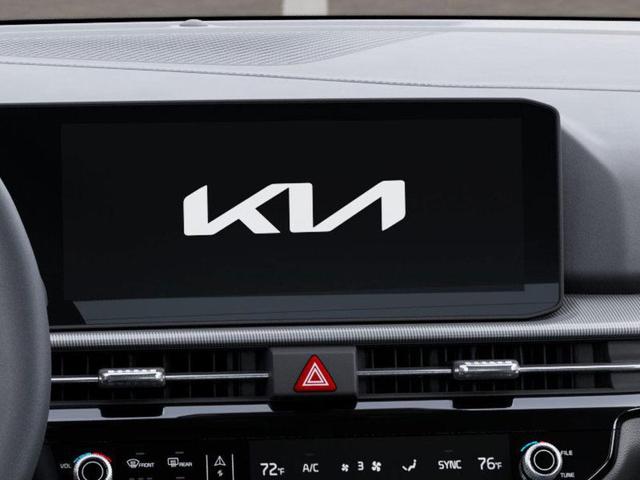 Photo of 2026 Glacial White Pearl Kia Sportage