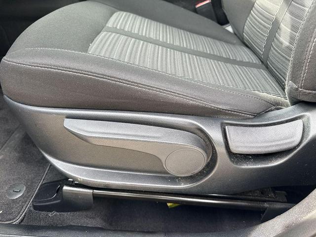 Photo of 2021 Glacial White Pearl Kia Sorento