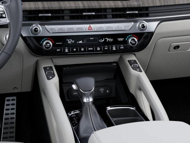 Photo of 2025 Glacial White Pearl Kia Telluride