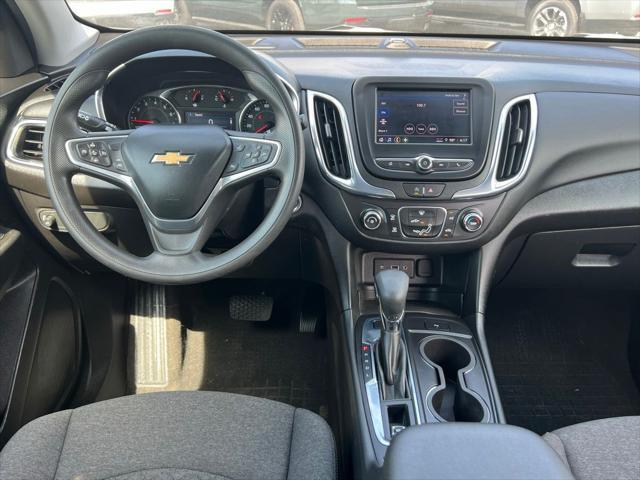 Photo of 2023 Summit White Chevrolet Equinox