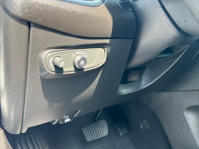 Photo of 2023 Summit White Chevrolet Equinox