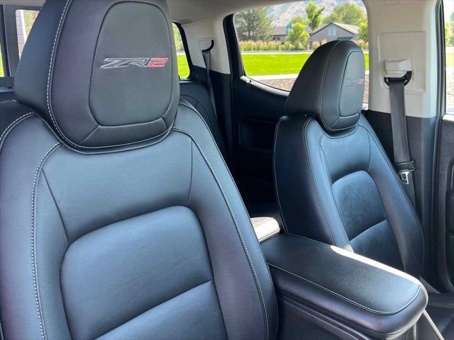 Photo of 2018 Graphite Metallic Chevrolet Colorado