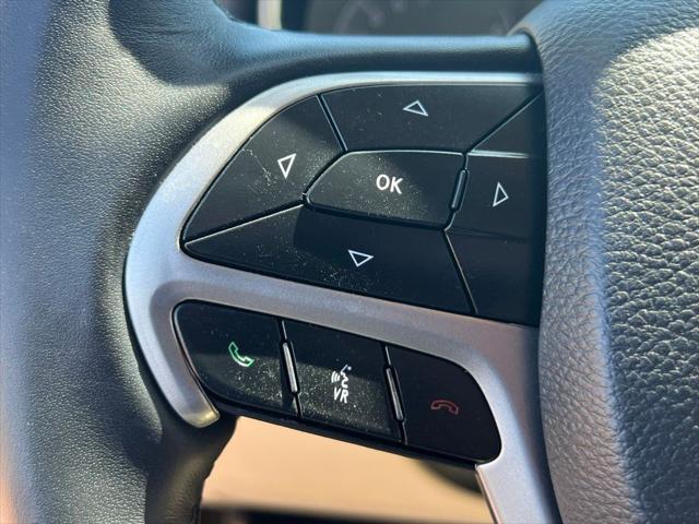 Photo of 2022 Diamond Black Crystal Pearlcoat Jeep Grand Cherokee