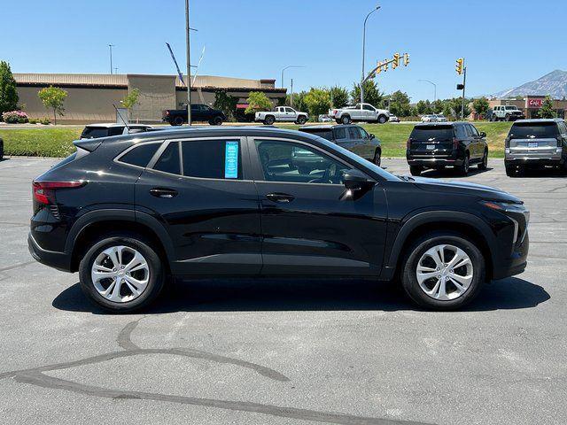 Photo of 2025 Mosaic Black Metallic Chevrolet Trax