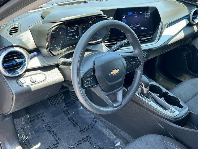 Photo of 2025 Mosaic Black Metallic Chevrolet Trax