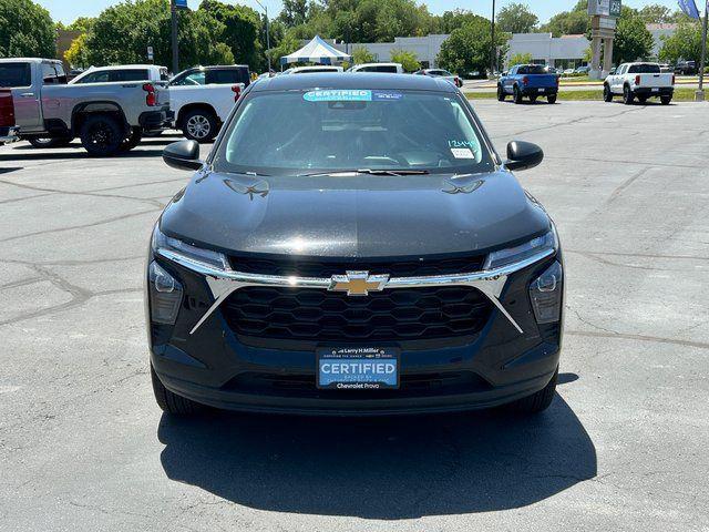 Photo of 2025 Mosaic Black Metallic Chevrolet Trax