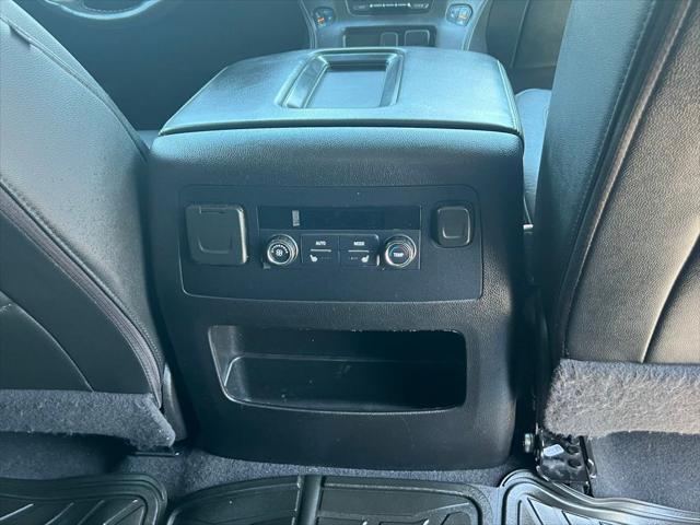 Photo of 2020 Summit White GMC Yukon XL