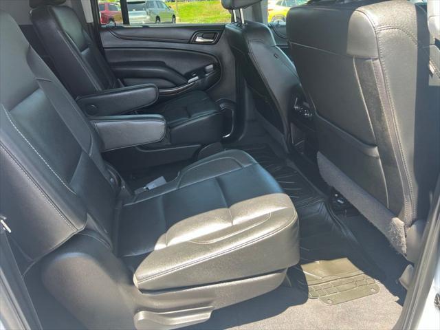 Photo of 2020 Summit White GMC Yukon XL