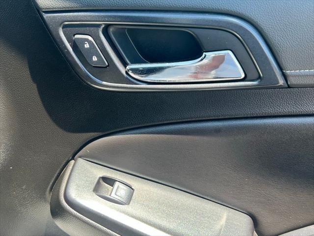 Photo of 2020 Summit White GMC Yukon XL