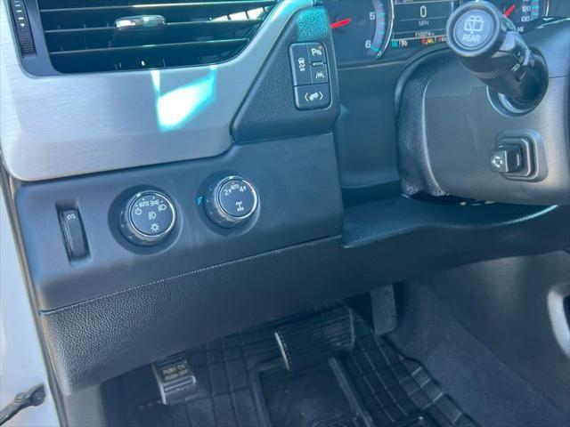 Photo of 2020 Summit White GMC Yukon XL