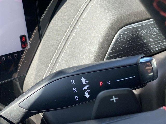 Photo of 2025 Summit White GMC Yukon