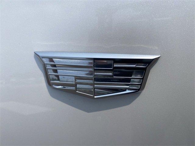 Photo of 2022 Crystal White Tri-Coat Cadillac XT6