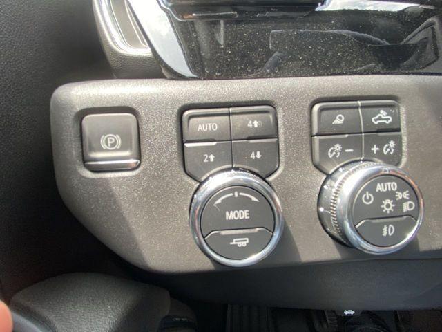 Photo of 2025 Onyx Black GMC Sierra 1500