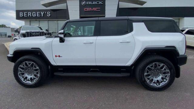 Photo of 2024 White GMC HUMMER EV SUV