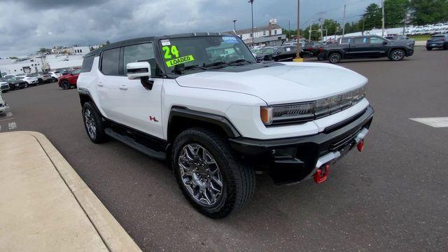 Photo of 2024 White GMC HUMMER EV SUV