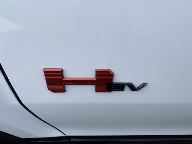 Photo of 2024 White GMC HUMMER EV SUV