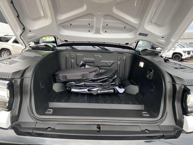 Photo of 2024 White GMC HUMMER EV SUV