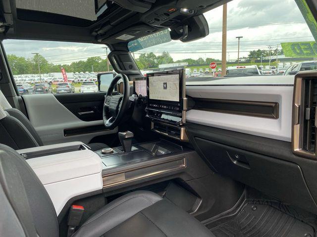 Photo of 2024 White GMC HUMMER EV SUV