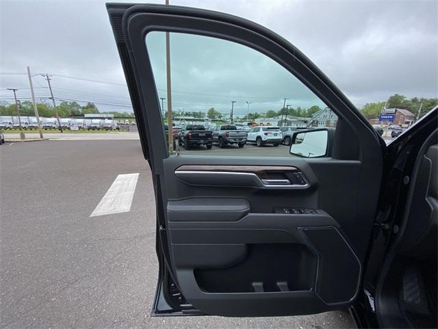 Photo of 2025 Onyx Black GMC Sierra 1500