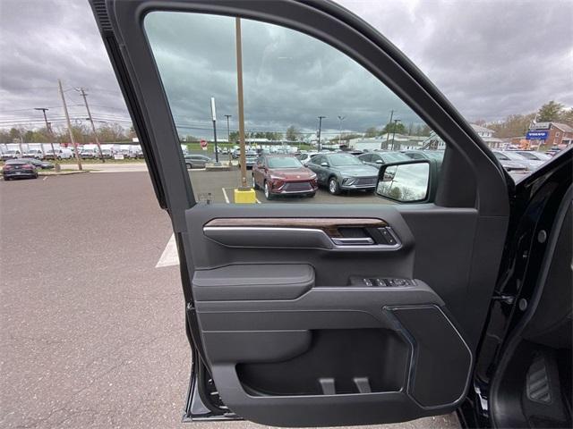 Photo of 2025 Onyx Black GMC Sierra 1500
