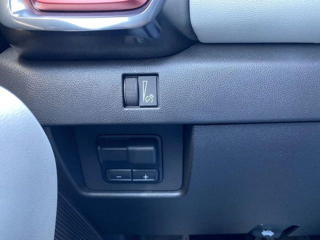 Photo of 2026 Summit White GMC Canyon