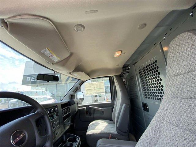 Photo of 2025 Summit White GMC Savana 3500