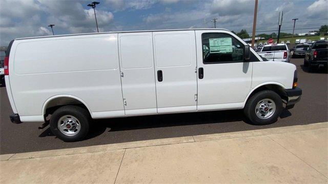 Photo of 2025 Summit White GMC Savana 3500
