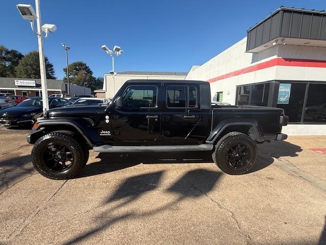 Photo of 2020 Black Clearcoat Jeep Gladiator